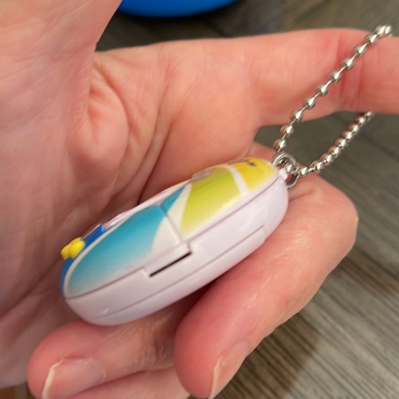 Tamagotchi 2017 Rainbow Candy Swirl Ice Cream Milk & Cookies Case Spare Battery - Picture 11 of 16